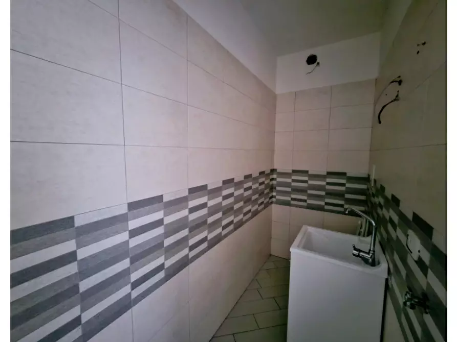 Immagine 14 di Appartamento in vendita  in Via Dottor Matteo Petraroia a Pellezzano