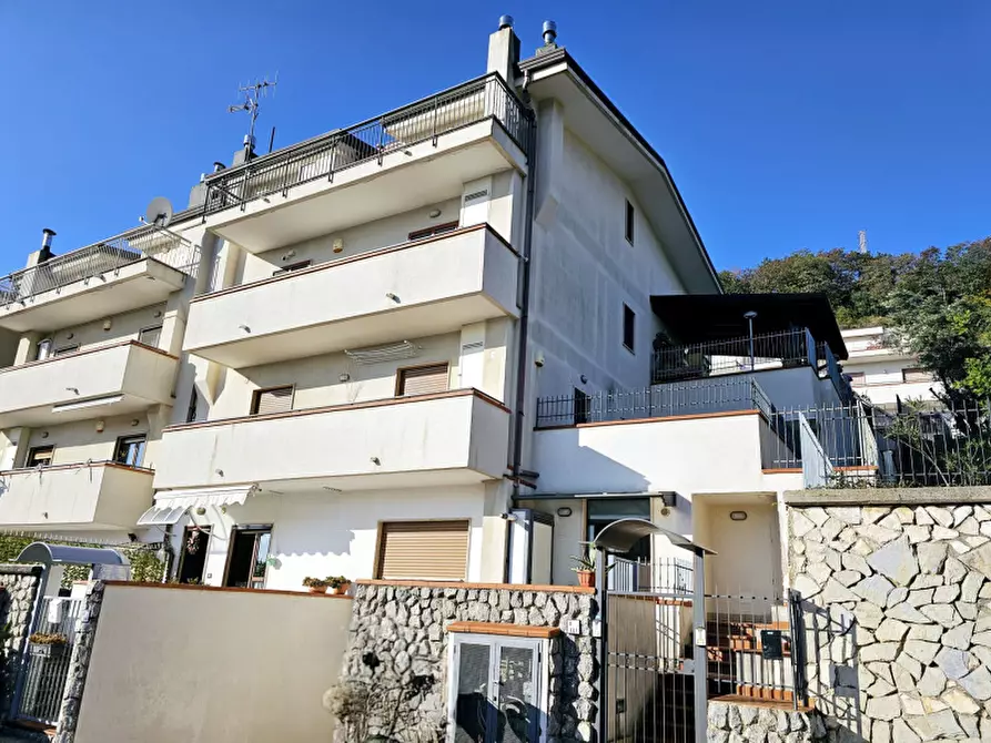 Immagine 18 di Appartamento in vendita  in Via Alcide De Gasperi a Pellezzano