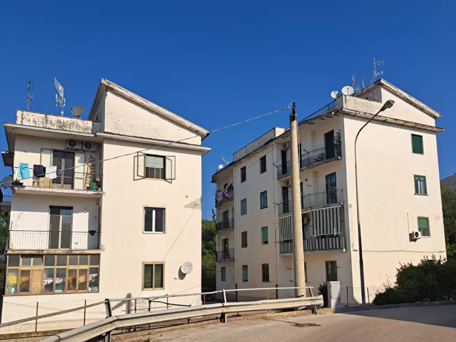 Immagine 2 di Appartamento in vendita  in Via Roberto Mazzetti a Salerno