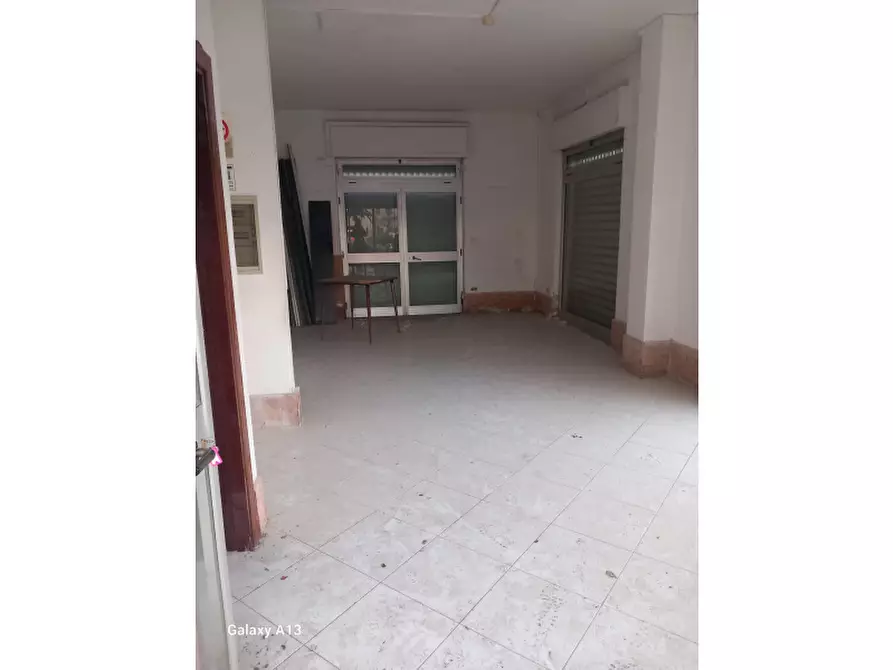 Immagine 4 di Negozio in affitto  in Via Pompei a Pontecagnano Faiano