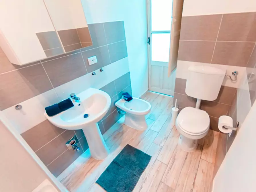 Immagine 15 di Camera in affitto  in Via Alfonso Bonafous2 a Torino