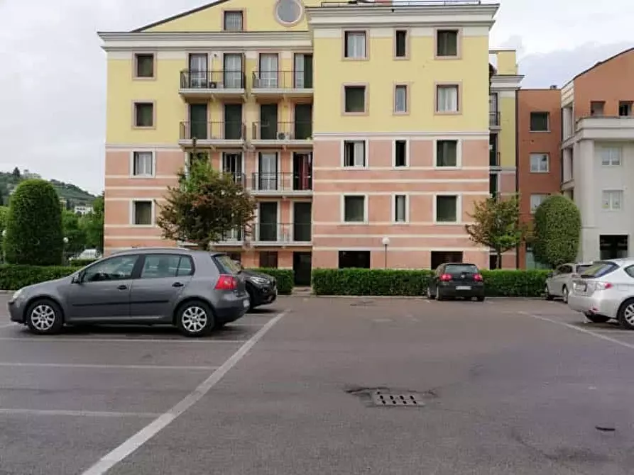 Immagine 27 di Appartamento in affitto  in Via Ca' di Cozzi14 a Verona