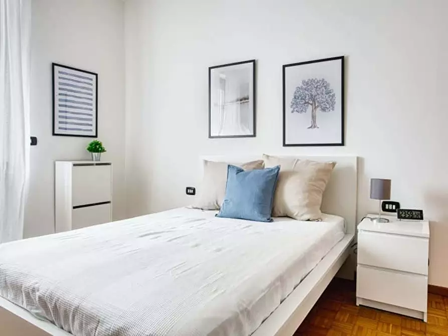 Immagine 2 di Camera in affitto  in Via Ronchi24 a Milano