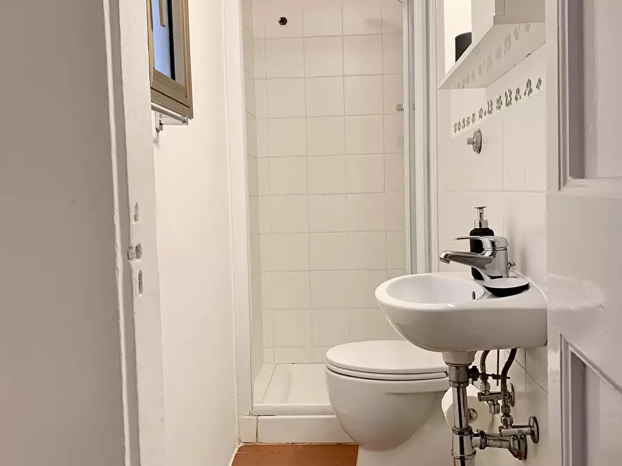 Immagine 10 di Camera in affitto  in Via Sant'Antonino13 a Firenze