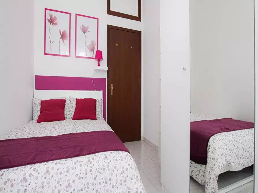 Immagine 2 di Camera in affitto  in Viale Ortles86 a Milano