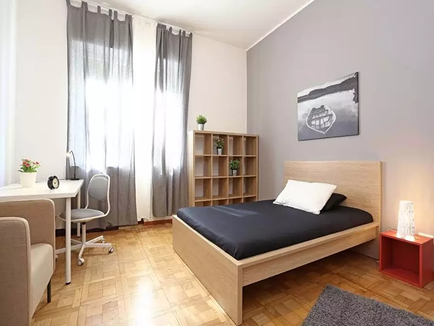 Immagine 3 di Camera in affitto  in Via Rodolfo Lanciani1 a Roma