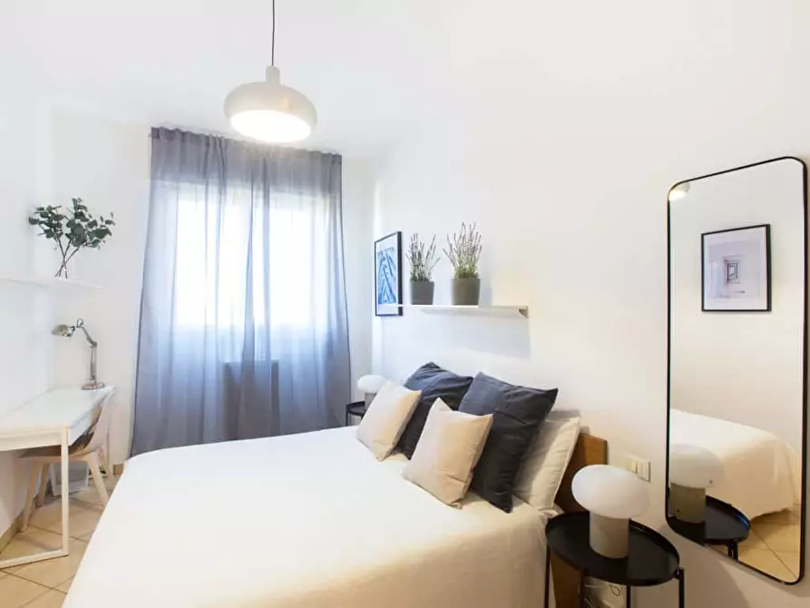 Immagine 1 di Camera in affitto  in Via Federico Engels1 a Milano