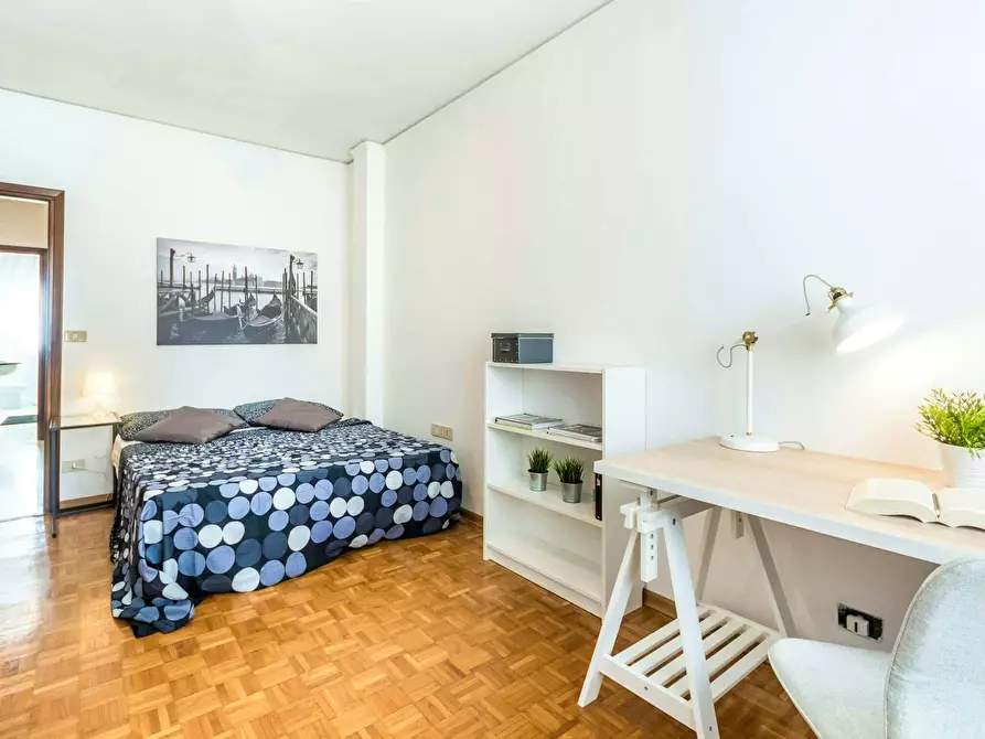 Immagine 1 di Camera in affitto  in Corso del Popolo86 a Venezia