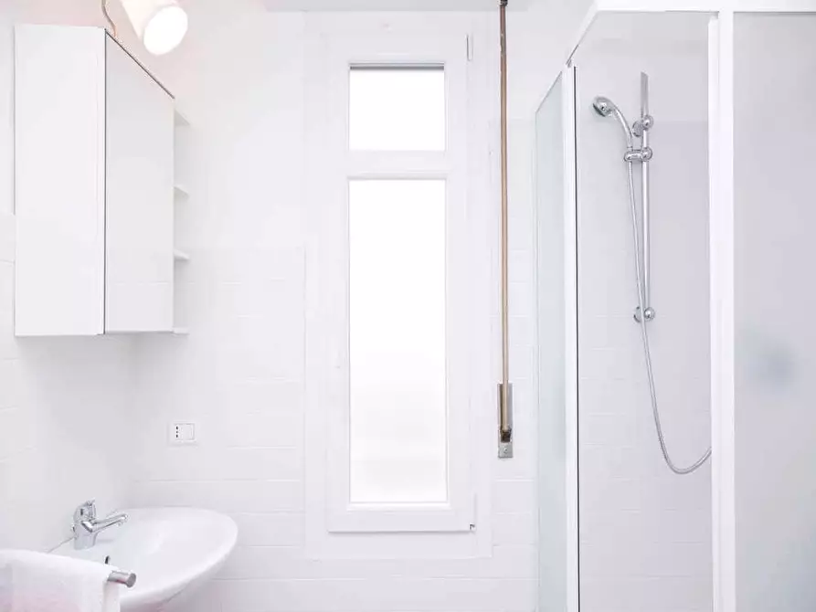 Immagine 28 di Camera in affitto  in Viale Carlo Espinasse12 a Milano