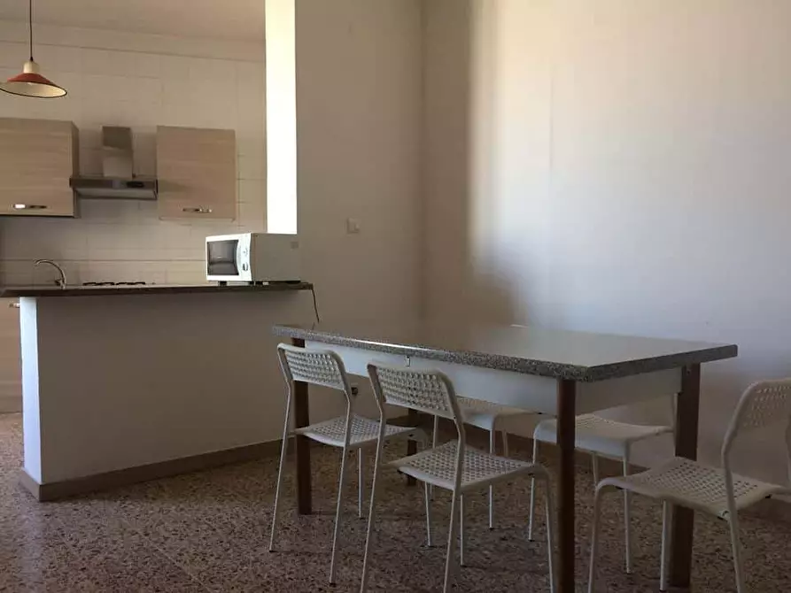 Immagine 4 di Camera in affitto  in Via Ingurtosu9 a Cagliari