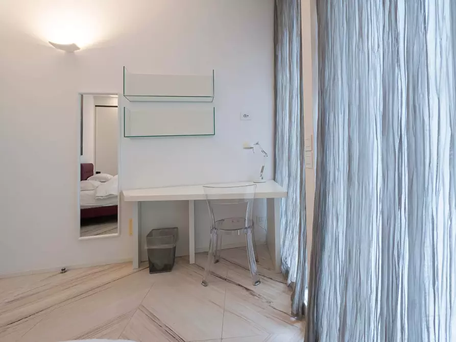 Immagine 38 di Appartamento in affitto  in Corso Europa10 a Milano