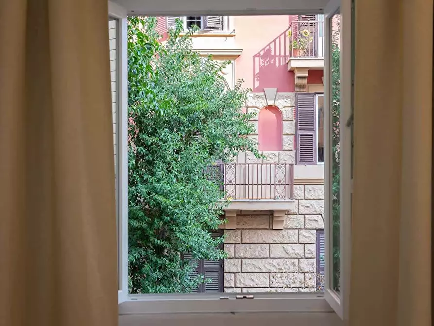 Immagine 39 di Appartamento in affitto  in Via Angelo Poliziano61 a Roma