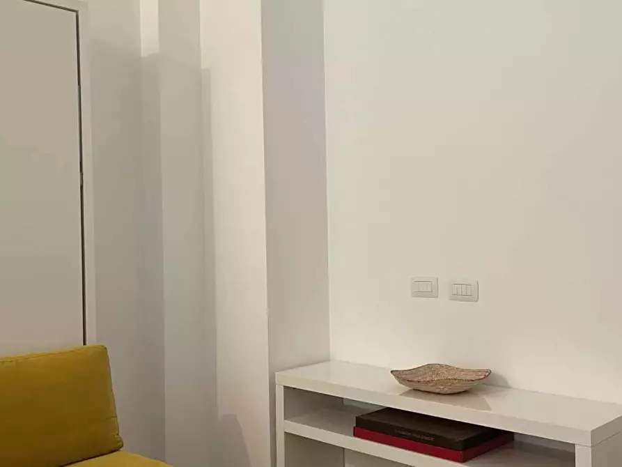 Immagine 16 di Appartamento in affitto  in Via Caccialepori41 a Milano