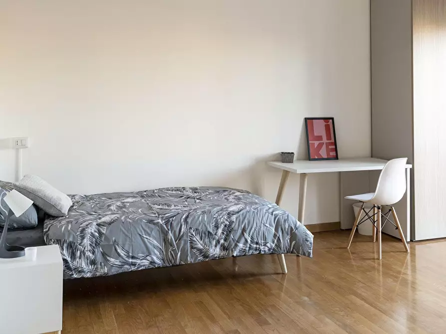 Immagine 3 di Camera in affitto  in Viale Carlo Troya2 a Milano