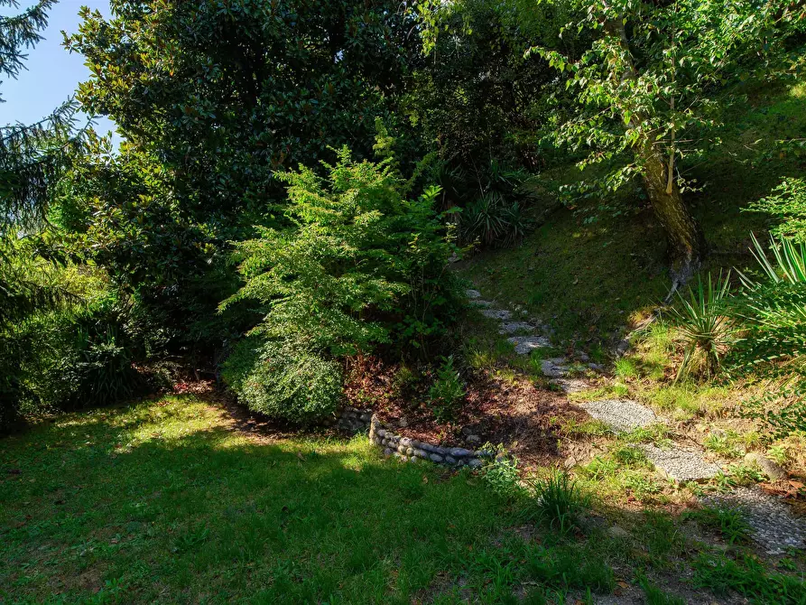 Immagine 52 di Appartamento in affitto  in Via Belvedere10 a Bizzarone