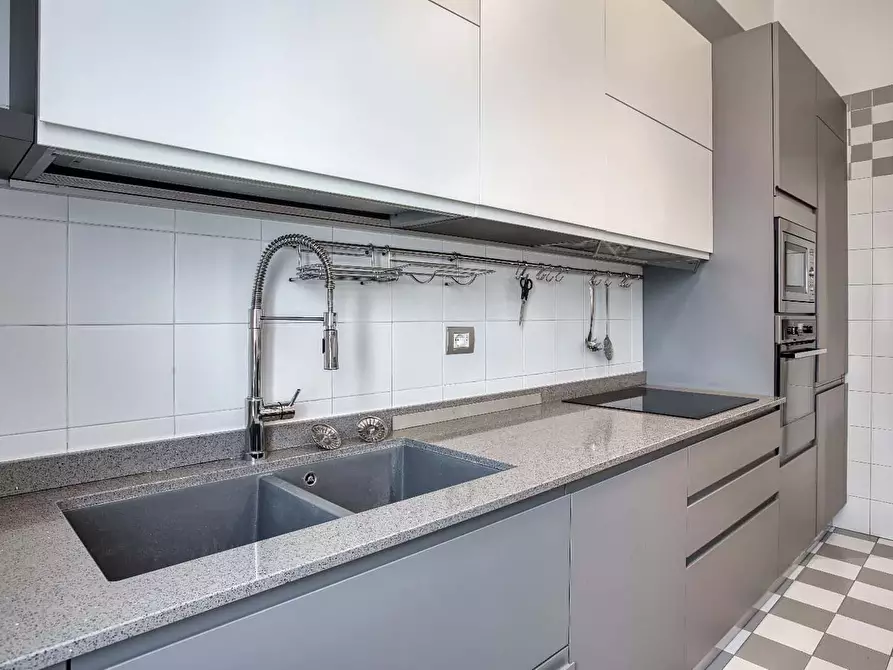 Immagine 5 di Appartamento in affitto  in Viale dei Mille21 a Milano