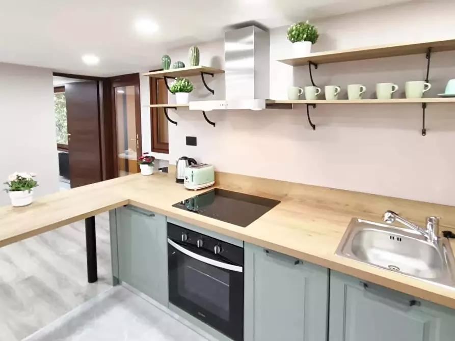 Immagine 81 di Appartamento in affitto  in Via Bellinzona55 a Como