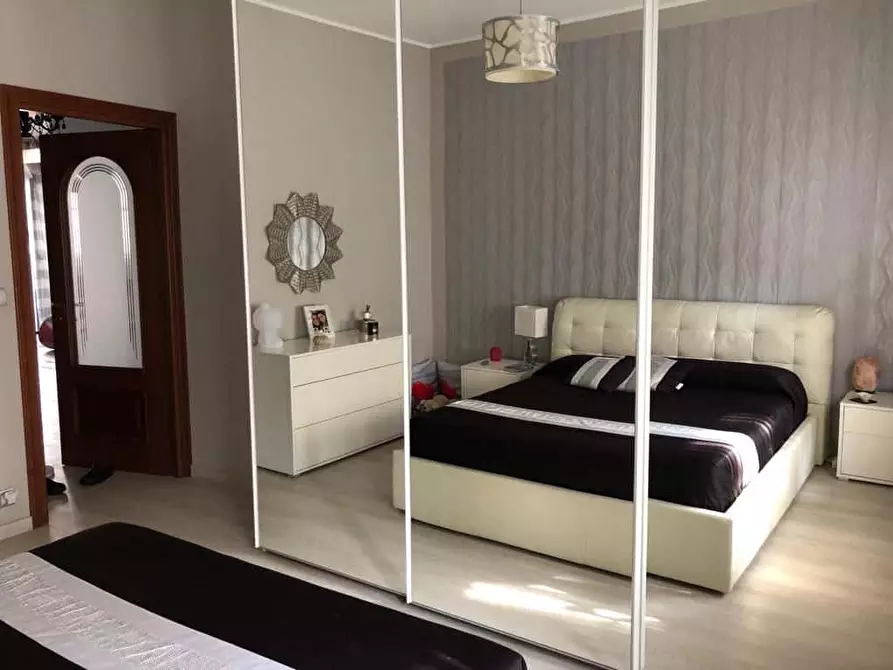 Immagine 3 di Camera in affitto  in Via Cellini2 a Moncalieri