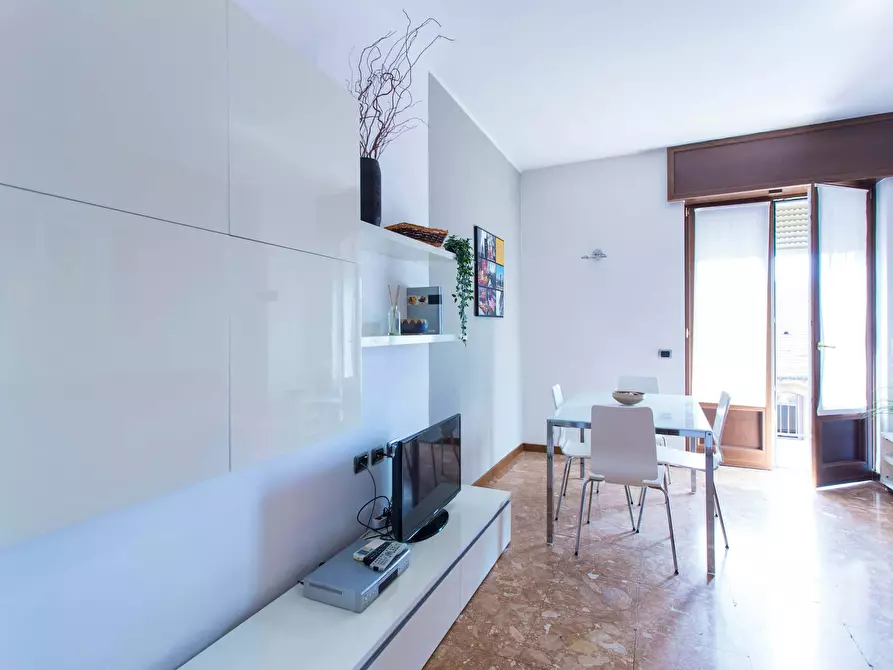Immagine 5 di Appartamento in affitto  in Via Luigi Settembrini a Milano