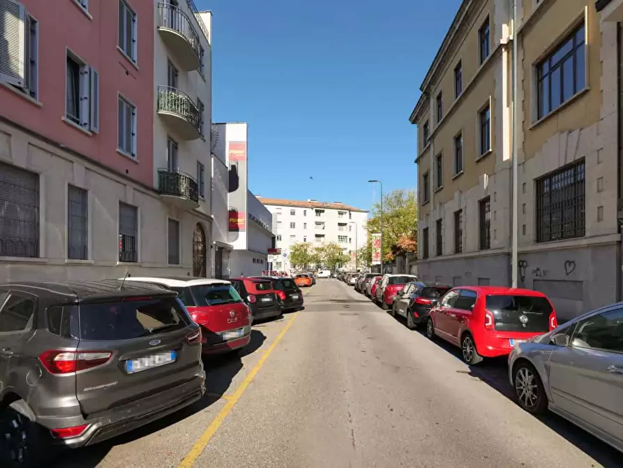 Immagine 32 di Appartamento in affitto  in Via Caccialepori41 a Milano