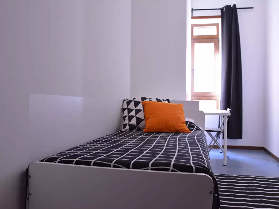 Immagine 2 di Camera in affitto  in Via Tigellio20 a Cagliari