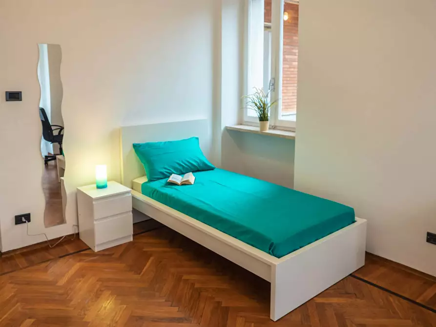 Immagine 2 di Camera in affitto  in Via Frinco15 a Torino