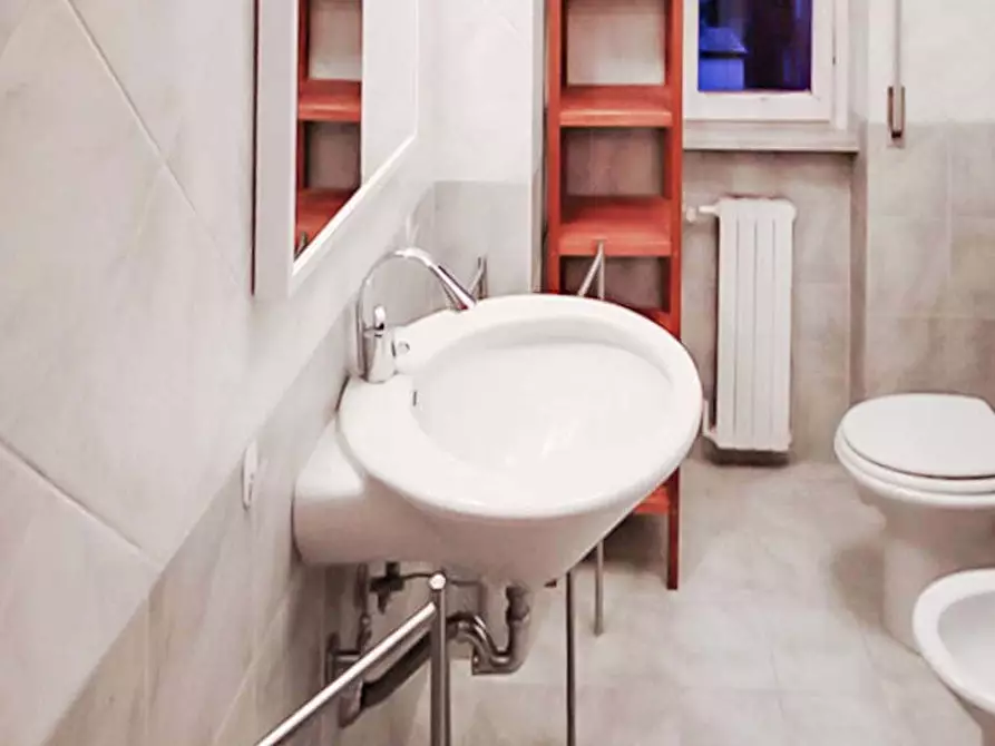 Immagine 9 di Camera in affitto  in Via Emilio De Marchi8 a Milano