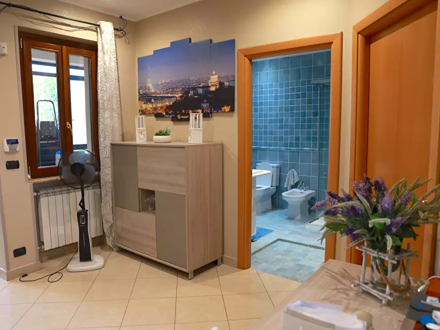 Immagine 22 di Camera in affitto  in Via Gaspare Spontini53 a Torino