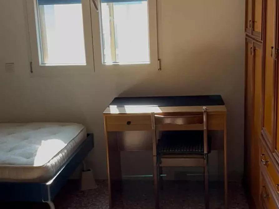 Immagine 1 di Camera in affitto  in Via Italo Piccagli1 a Firenze