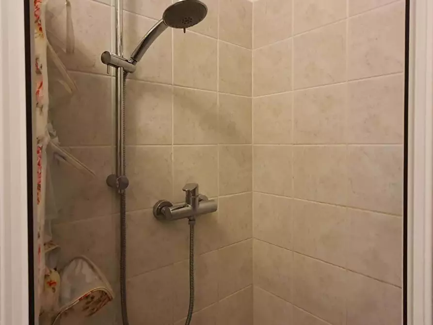 Immagine 8 di Camera in affitto  in Via San Giovanni a Trento