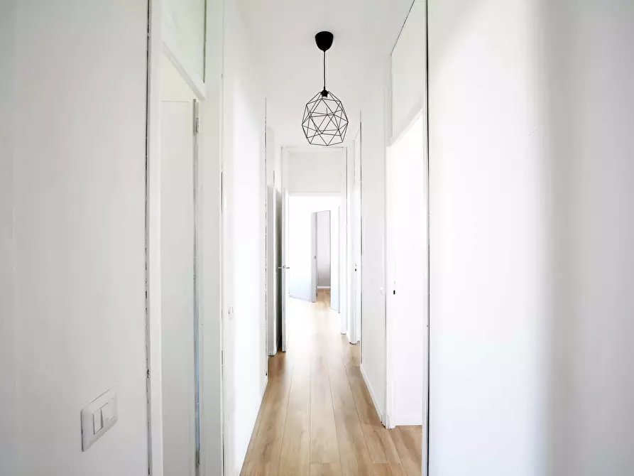 Immagine 8 di Camera in affitto  in Via Benjamin Constant6 a Milano