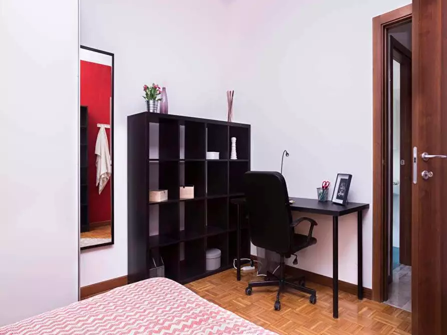 Immagine 6 di Camera in affitto  in Via Monte San Genesio27 a Milano