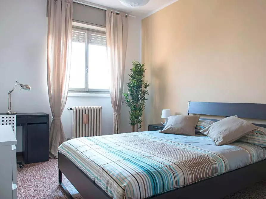 Immagine 1 di Camera in affitto  in Via Federico Engels9 a Milano