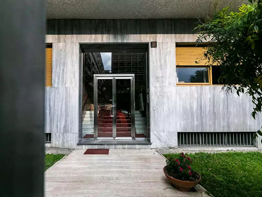 Immagine 24 di Camera in affitto  in Via Eugenio Pellini4 a Milano