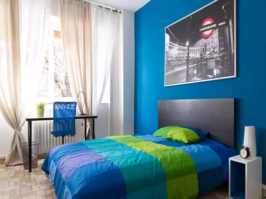 Immagine 6 di Camera in affitto  in Via Andrea Costa33 a Milano