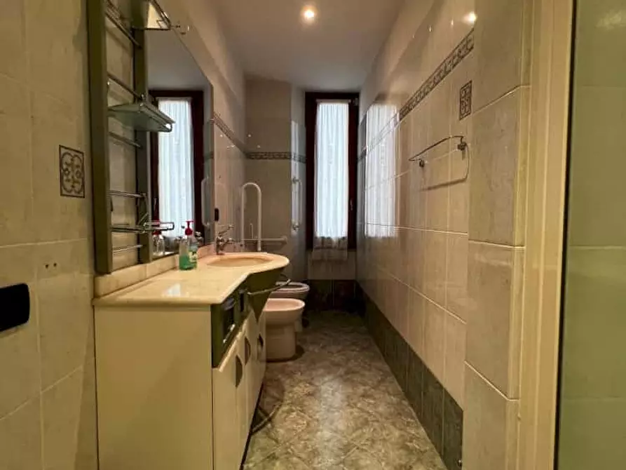 Immagine 12 di Camera in affitto  in Via Giuseppe la Farina47 a Firenze