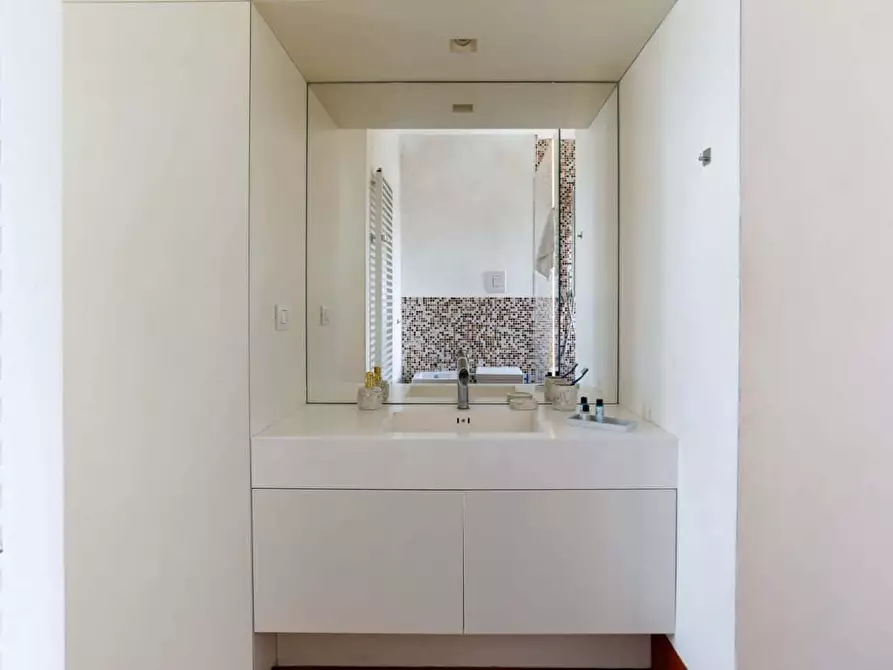 Immagine 31 di Appartamento in affitto  in Viale Cassala59 a Milano