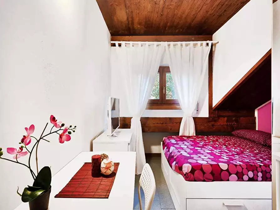 Immagine 2 di Camera in affitto  in Via Jacopo della Quercia11 a Milano