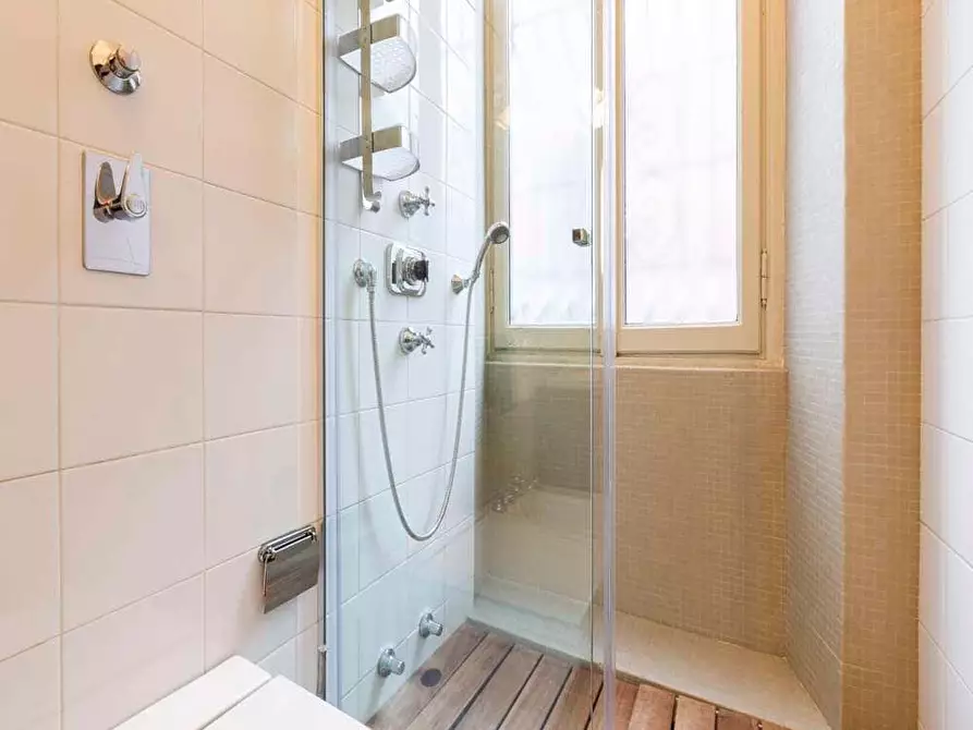 Immagine 35 di Camera in affitto  in Via Spalato5 a Milano