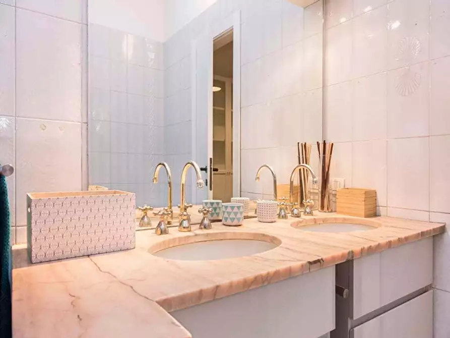 Immagine 56 di Camera in affitto  in Via Antonio Canova25 a Milano