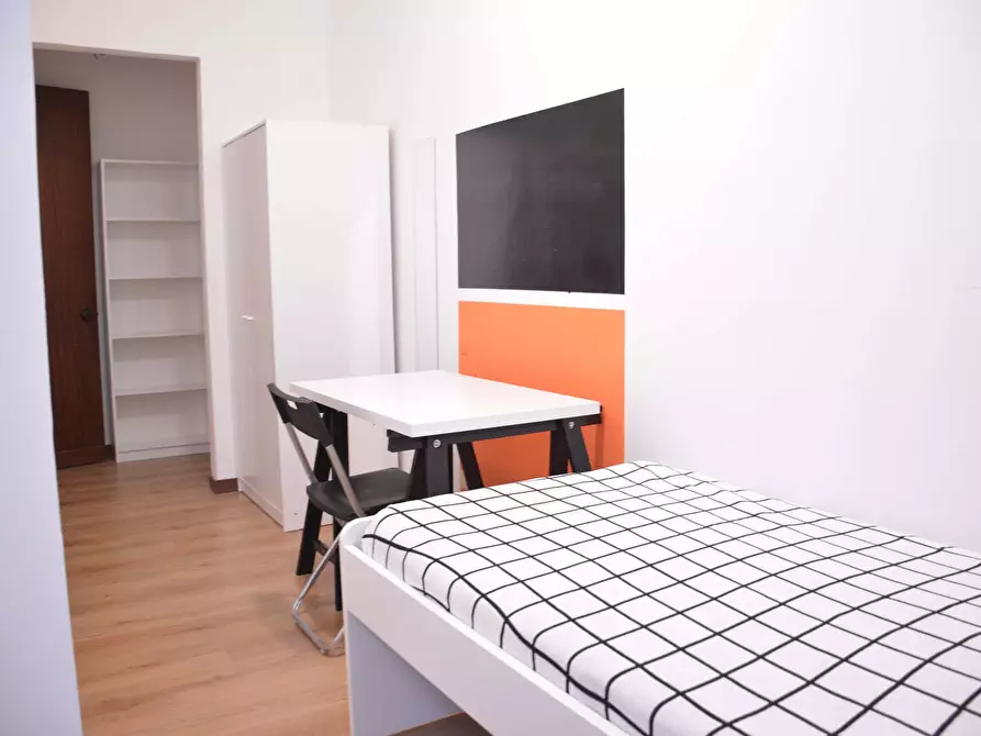 Immagine 2 di Camera in affitto  in Via Tigellio20 a Cagliari