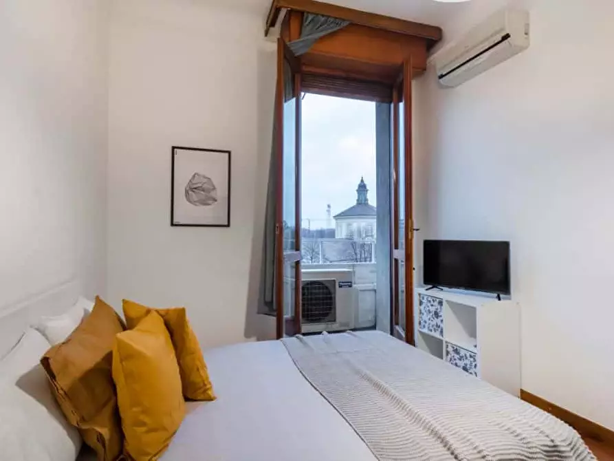 Immagine 5 di Camera in affitto  in Viale Regina Margherita33 a Milano