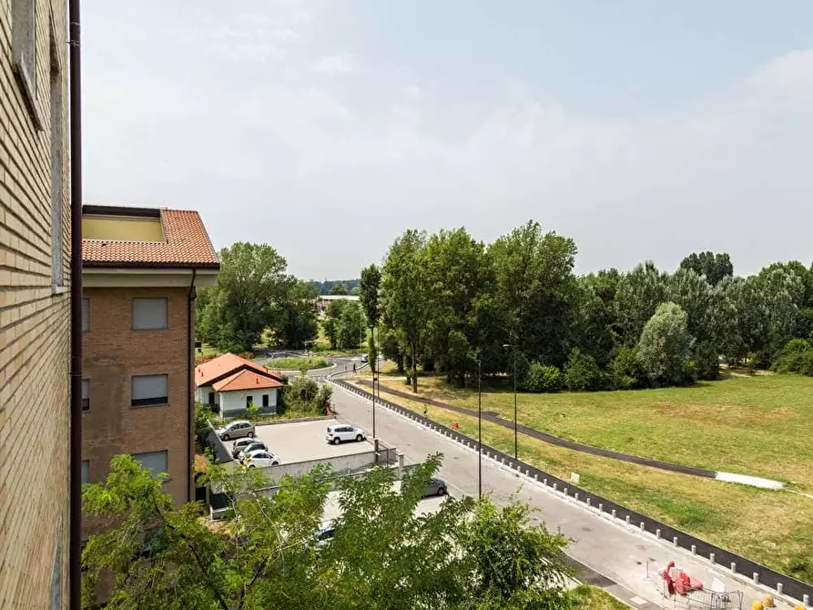 Immagine 15 di Camera in affitto  in Via Ginestre10 a Buccinasco