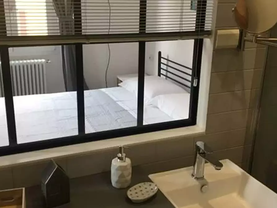 Immagine 38 di Appartamento in affitto  in Via Fausto Baragiola a Cernobbio