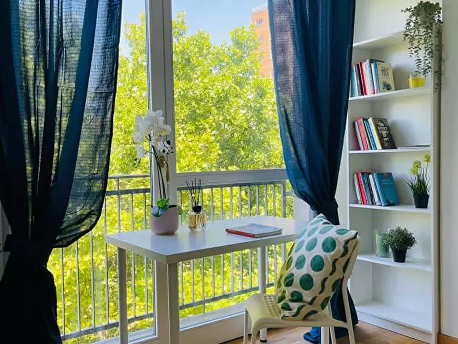 Immagine 2 di Camera in affitto  in Via Domenichino11 a Milano