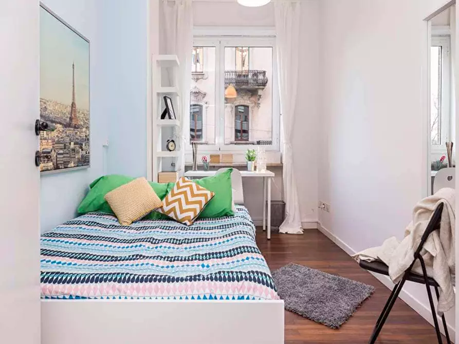 Immagine 1 di Camera in affitto  in Via Antonio Canova25 a Milano