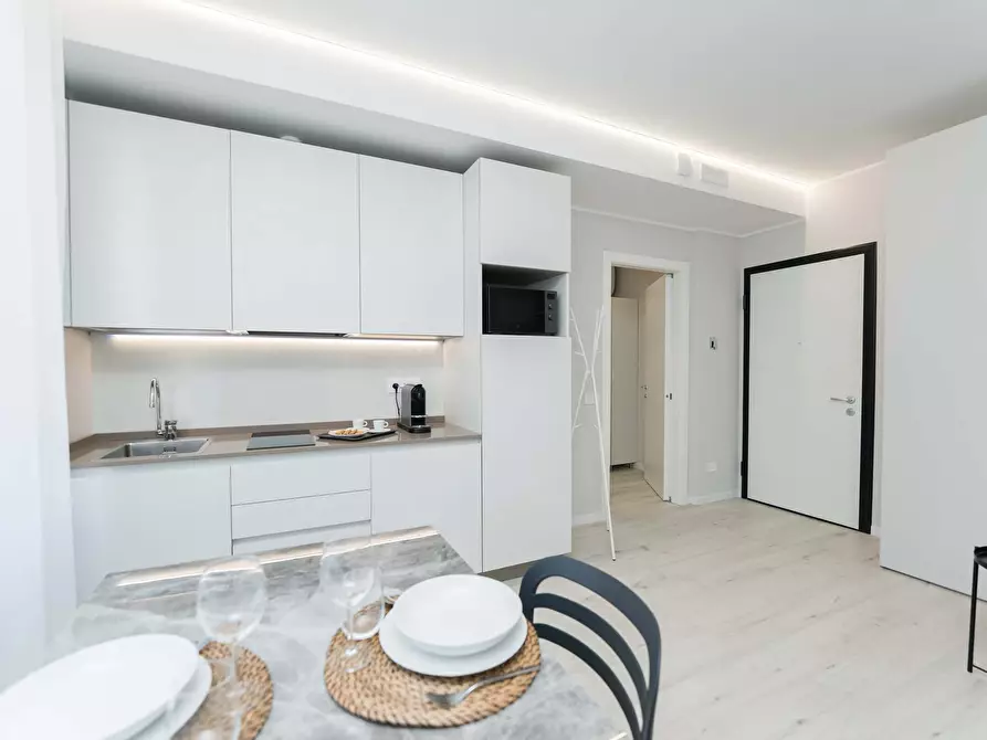 Immagine 1 di Appartamento in affitto  in Via Alfredo Comandini4 a Milano