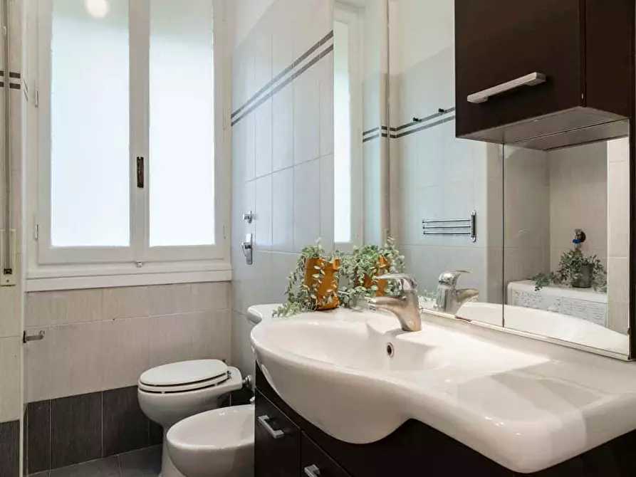 Immagine 11 di Camera in affitto  in Via Raffaello Bertieri1 a Milano