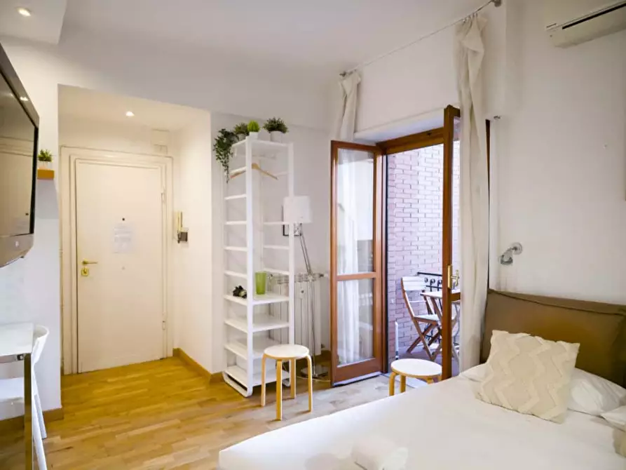 Immagine 5 di Appartamento in affitto  in Via del Lago Terrione83 a Roma