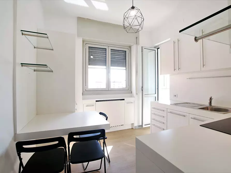 Immagine 14 di Camera in affitto  in Via Benjamin Constant2 a Milano